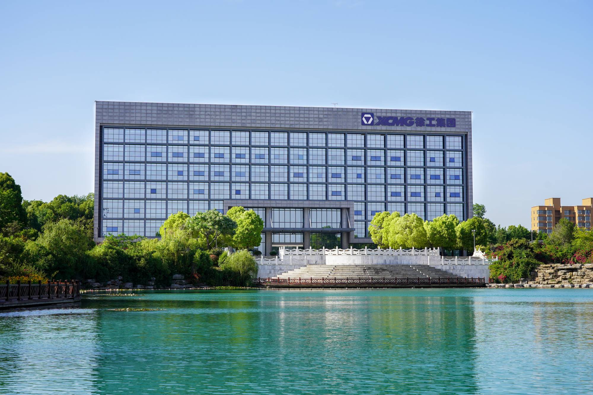 华体会·官方版网站登录入口机械(000425.SZ)吸收合并华体会·官方版网站登录入口有限旗下所有资产，成功完成整体上市