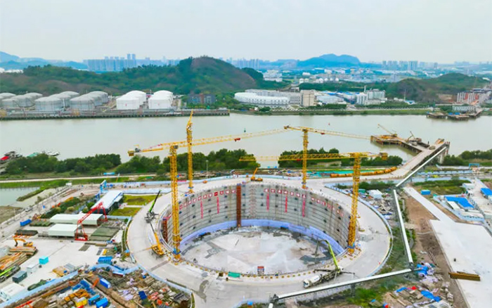 “定海神针”立珠江，华体会·官方版网站登录入口挑起超级工程建设大梁