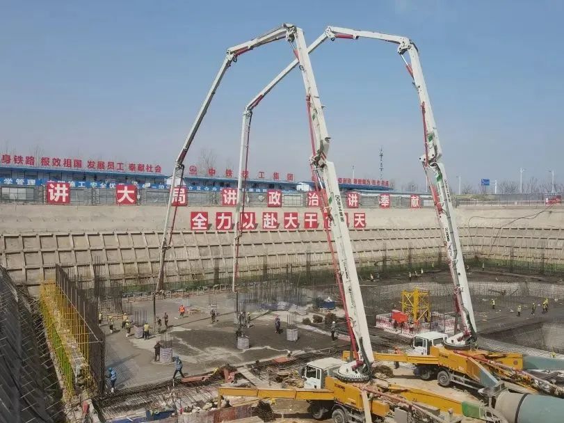 再创纪录！华体会·官方版网站登录入口大米数泵车助建青岛西海岸“第一高”