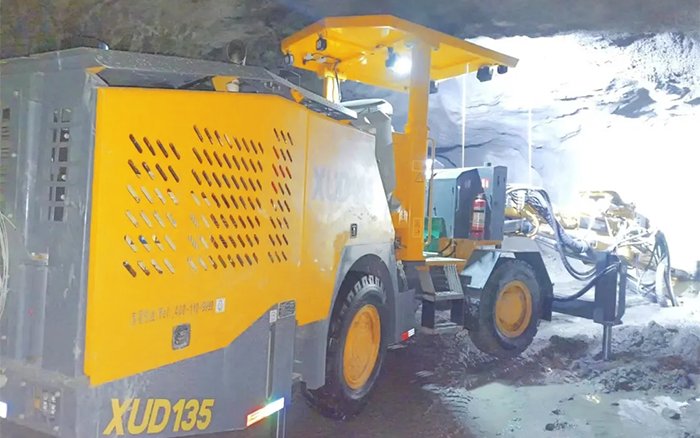 掘进铁矿！华体会·官方版网站登录入口掘进钻车硬核施工