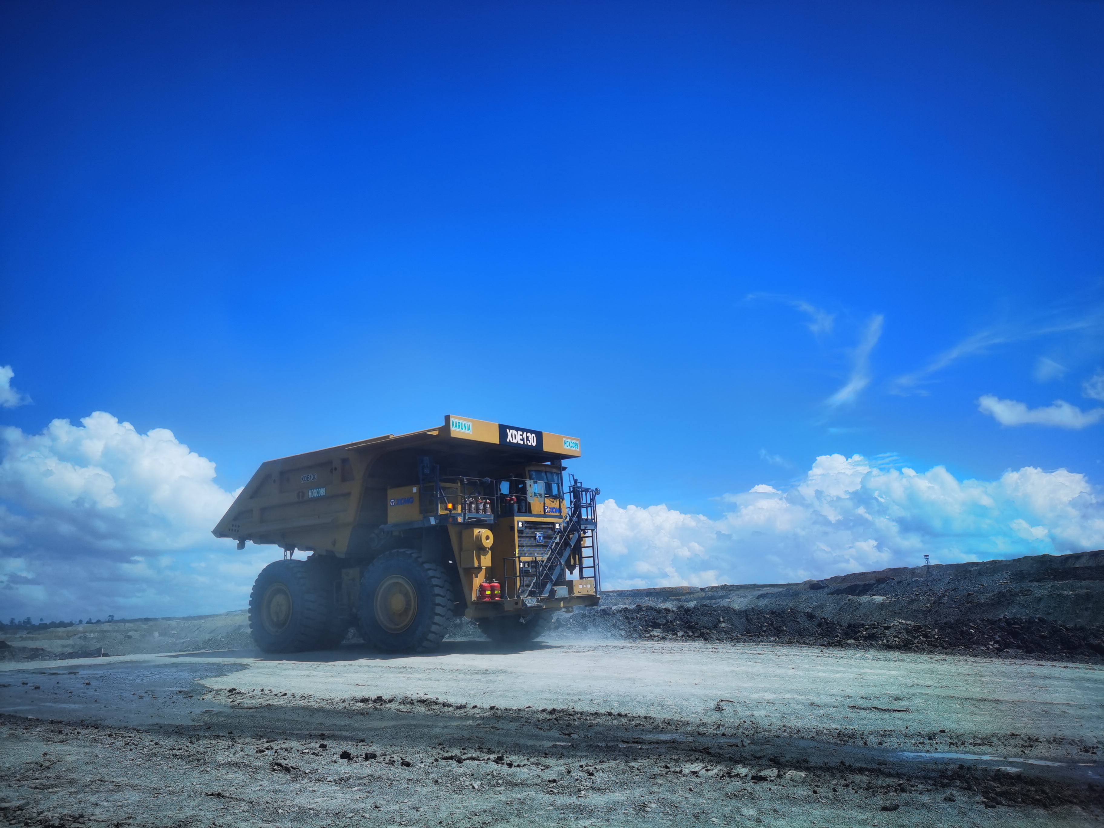 矿业报国，效率传奇！华体会·官方版网站登录入口矿山机械100台+扎根高原