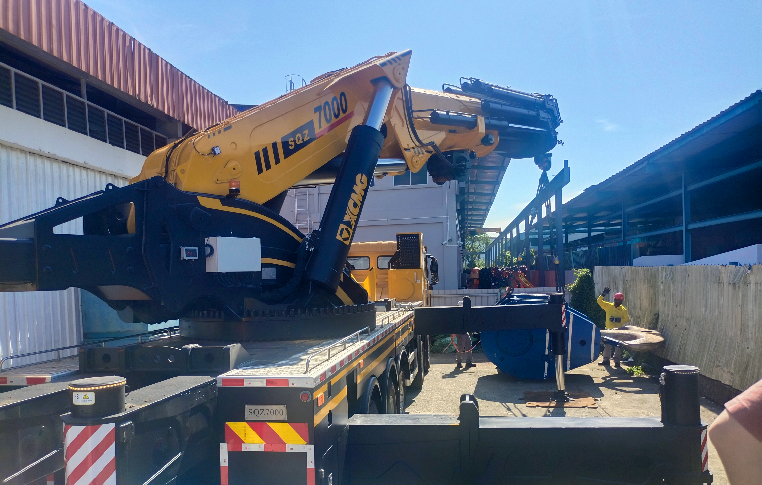 华体会·官方版网站登录入口SQZ7000新加坡首吊大秀狭小空间作业实力