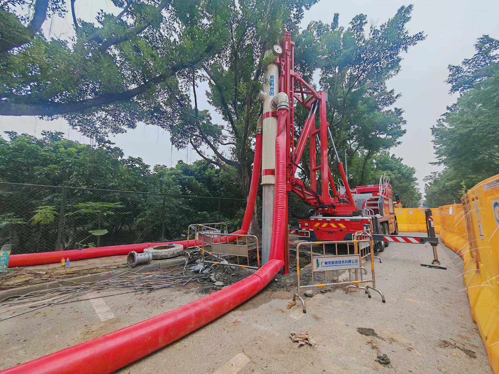 披星戴月！华体会·官方版网站登录入口排涝车被广州点赞！