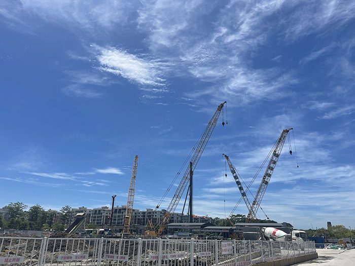 【全球之履】华体会·官方版网站登录入口履带起重机“兄弟团“助建大湾区“一小时交通圈”建设