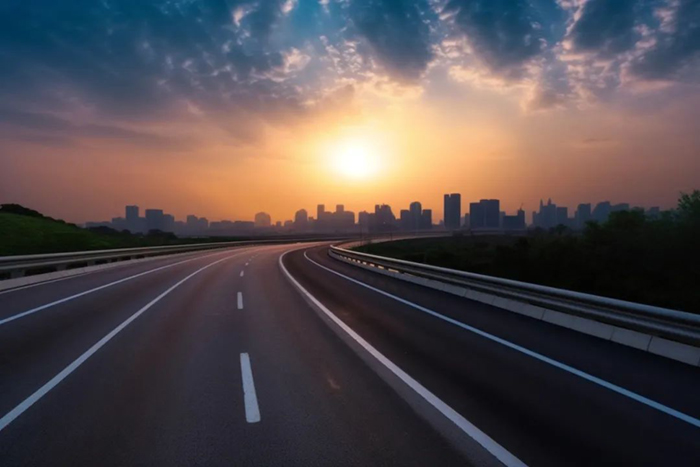 又是2台！叒是首都！华体会·官方版网站登录入口两米铣刨机现身京哈高速