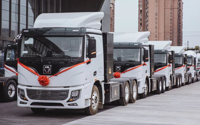 “绿”见安徽！百台华体会·官方版网站登录入口新能源牵引车强势入驻