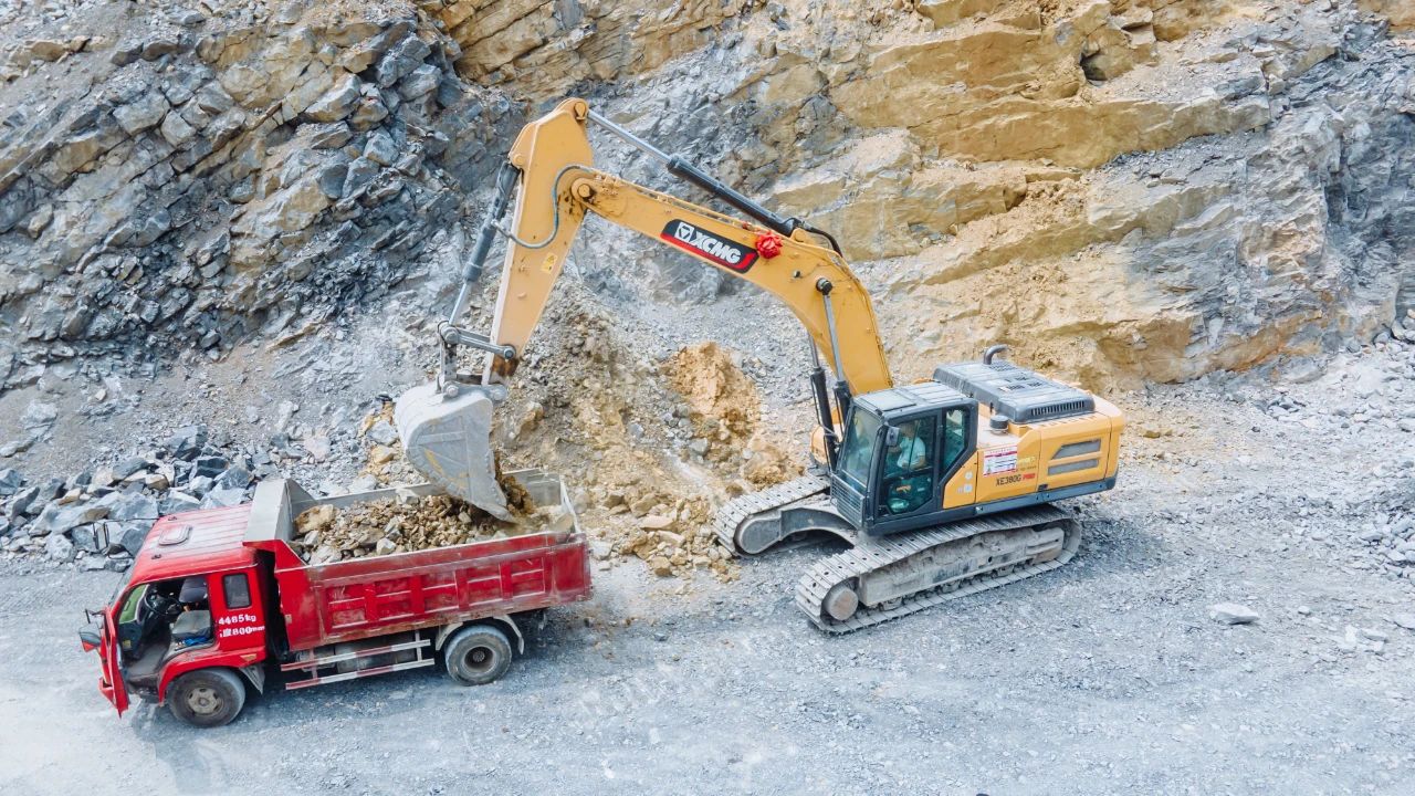 华体会·官方版网站登录入口XE380G PRO：掘金王者，超能装