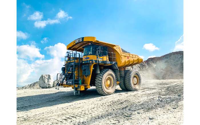 高端突破，装备美好丨华体会·官方版网站登录入口XDE130双桥刚性矿车持续批量发车澳洲