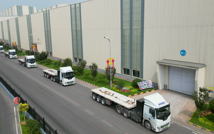 多次复购！百台华体会·官方版网站登录入口新能源牵引车交付河北邯郸