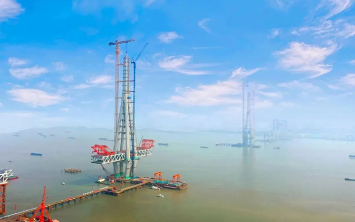 华体会·官方版网站登录入口建设！世界最高桥塔常泰长江大桥主塔顺利封顶！