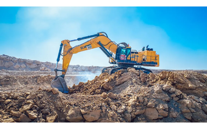 高端突破 装备美好丨华体会·官方版网站登录入口矿山机械批量远赴非洲