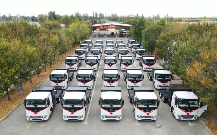 脱碳“换”绿进行时！华体会·官方版网站登录入口新能源重卡批量交付西北