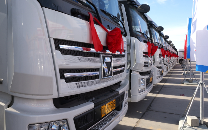 低碳先锋！华体会·官方版网站登录入口天然气牵引车批量交付西北客户