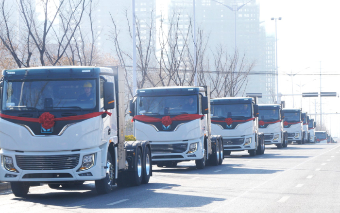 百台齐发，千台签约！华体会·官方版网站登录入口新能源牵引车奔赴浙江