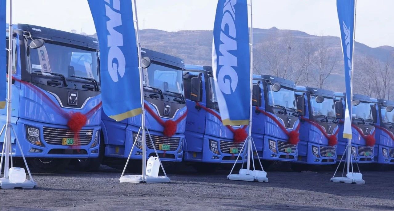 首季“开门红”！百台华体会·官方版网站登录入口新能源换电重卡交付山西