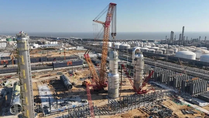 三小时制胜！华体会·官方版网站登录入口XGC88000助力2000吨石化设备成功就位