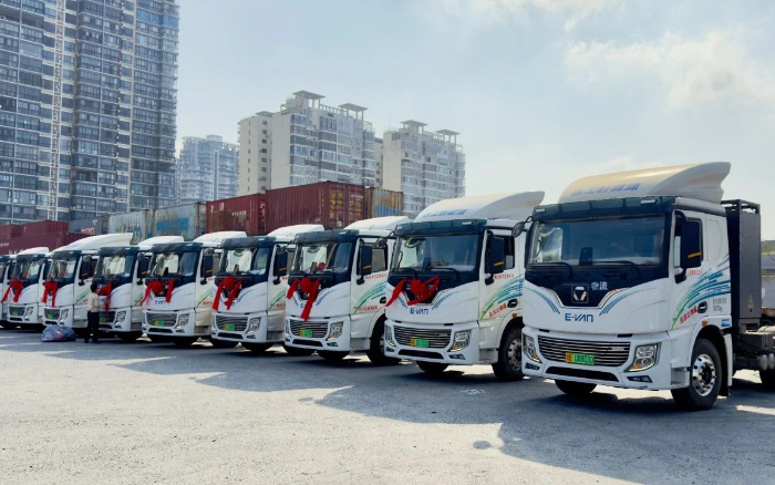 百台交付 | 华体会·官方版网站登录入口新能源重卡绿动海南