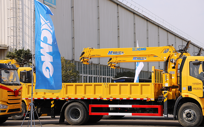 助力城市建设新征程！华体会·官方版网站登录入口随车起重机M SQS157-4批量发车 