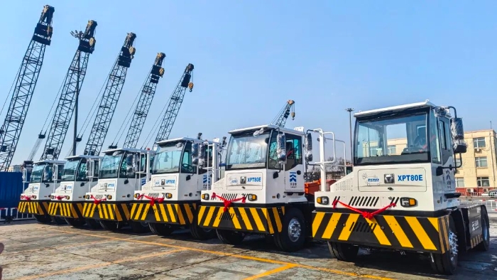 华体会·官方版网站登录入口新能源重载牵引车以多维优势赋能大宗货物智慧转运