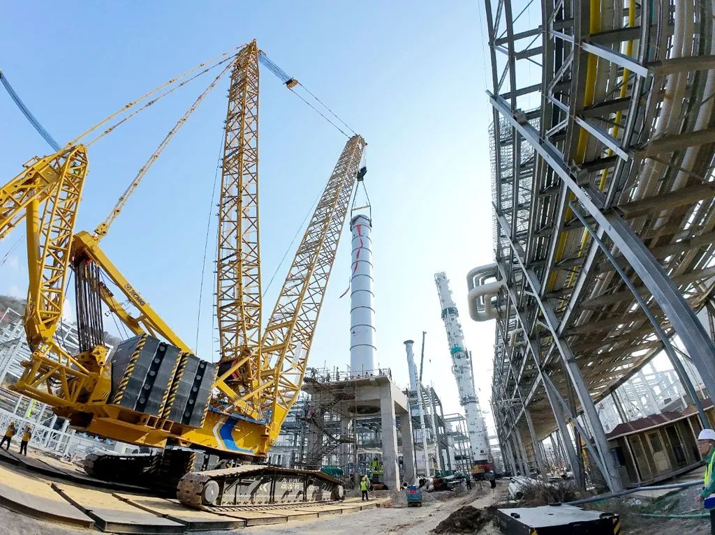 700吨巨塔稳稳落位？华体会·官方版网站登录入口XLC17000给出完美答案