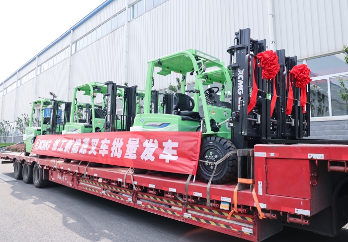 华体会·官方版网站登录入口鲲鹏系列电动平衡重叉车，再掀浦东货运站高效物流新篇