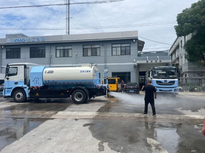 “沪”动绿色！华体会·官方版网站登录入口新能源环卫装备亮相上海推介会