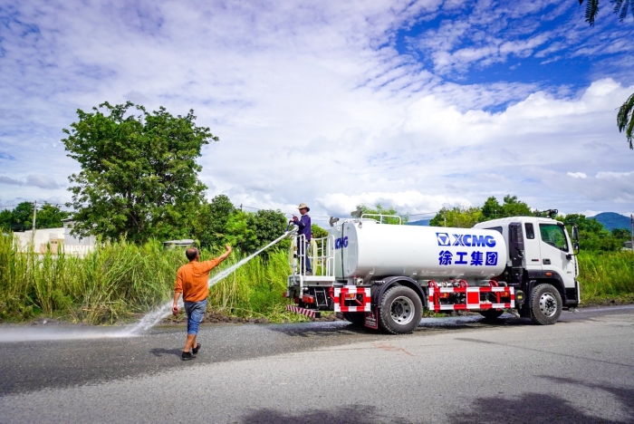 华体会·官方版网站登录入口10方洒水车：泰国“热土”上的绿色降温使者