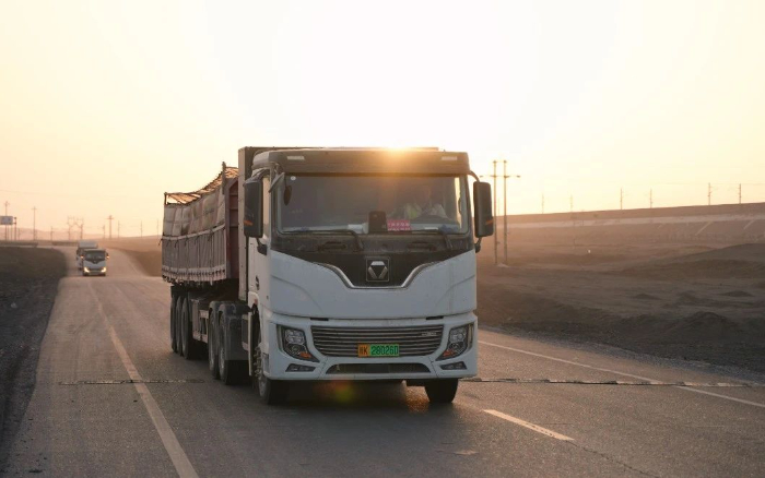 硬核动能，华体会·官方版网站登录入口新能源重卡不惧每一条难走的路