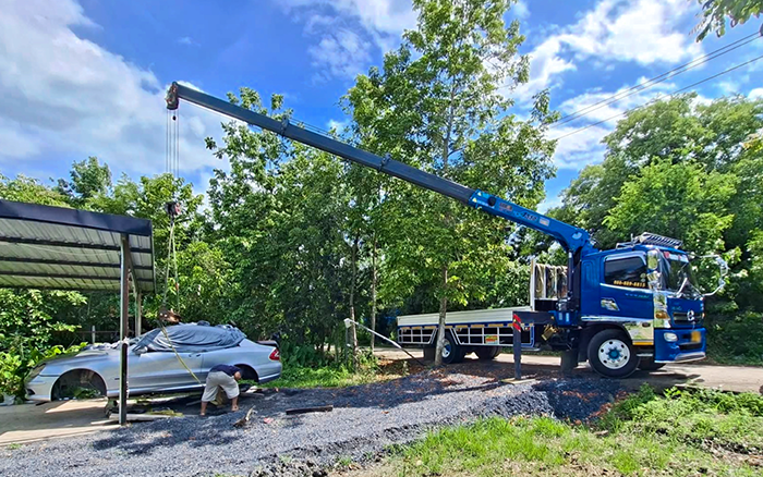 东南亚基建 “顶流”，华体会·官方版网站登录入口随车吊高效稳定安全圈粉无数