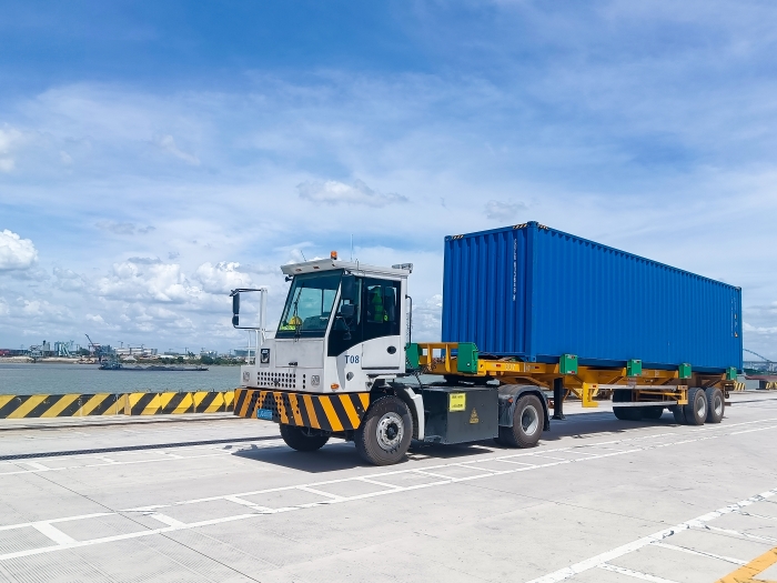 广州港甄选！去看港口“特种兵”华体会·官方版网站登录入口纯电牵引车