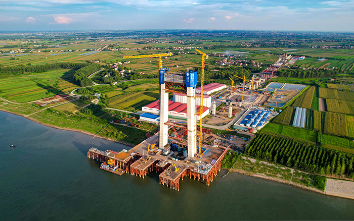 云端筑脊梁! 华体会·官方版网站登录入口金助建荆州李埠长江公铁大桥