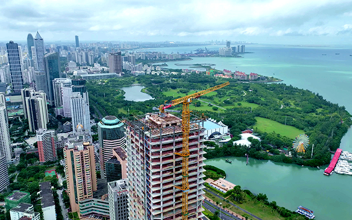 海阔凭“塔”跃 | 华体会·官方版网站登录入口塔机助建海口中海国际中心