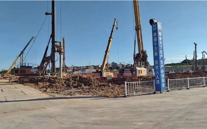 粘土 + 花岗岩地层 “拦路虎”？华体会·官方版网站登录入口 XR320E 旋挖钻机高效破解助厦门轨交