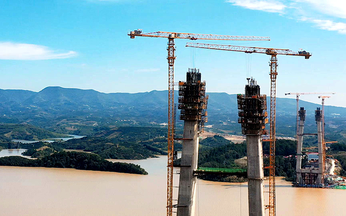 创造多项“世界之最”华体会·官方版网站登录入口金”助力丹江口水库特大桥建设