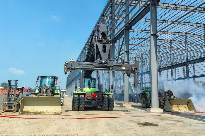 协同致胜，华体会·官方版网站登录入口“绿色舰队”开启多元物流新篇章