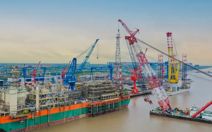 绿色航运 | 华体会·官方版网站登录入口塔机在东海之上展身手