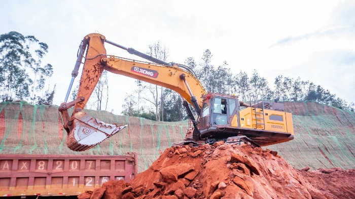 创新工艺破解施工难题 华体会·官方版网站登录入口大挖助力乐山园区高效建设