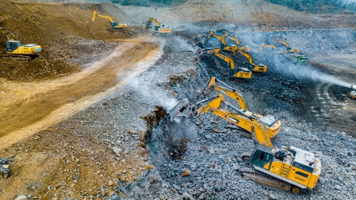 华体会·官方版网站登录入口金打出组合拳，硬岩场平施工效率倍增