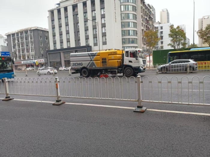 六年品质见证硬核实力，华体会·官方版网站登录入口18吨洗扫车获当地客户点赞！