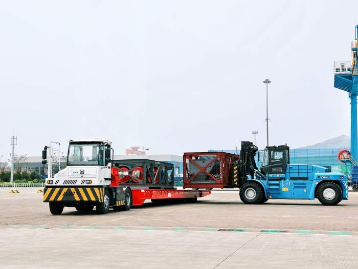 千里之外“秀操作”！华体会·官方版网站登录入口远控港机集群carry全场