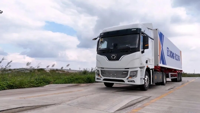 “双11”呼唤“当日达”！华体会·官方版网站登录入口4×2底充牵引车助力物流运输！