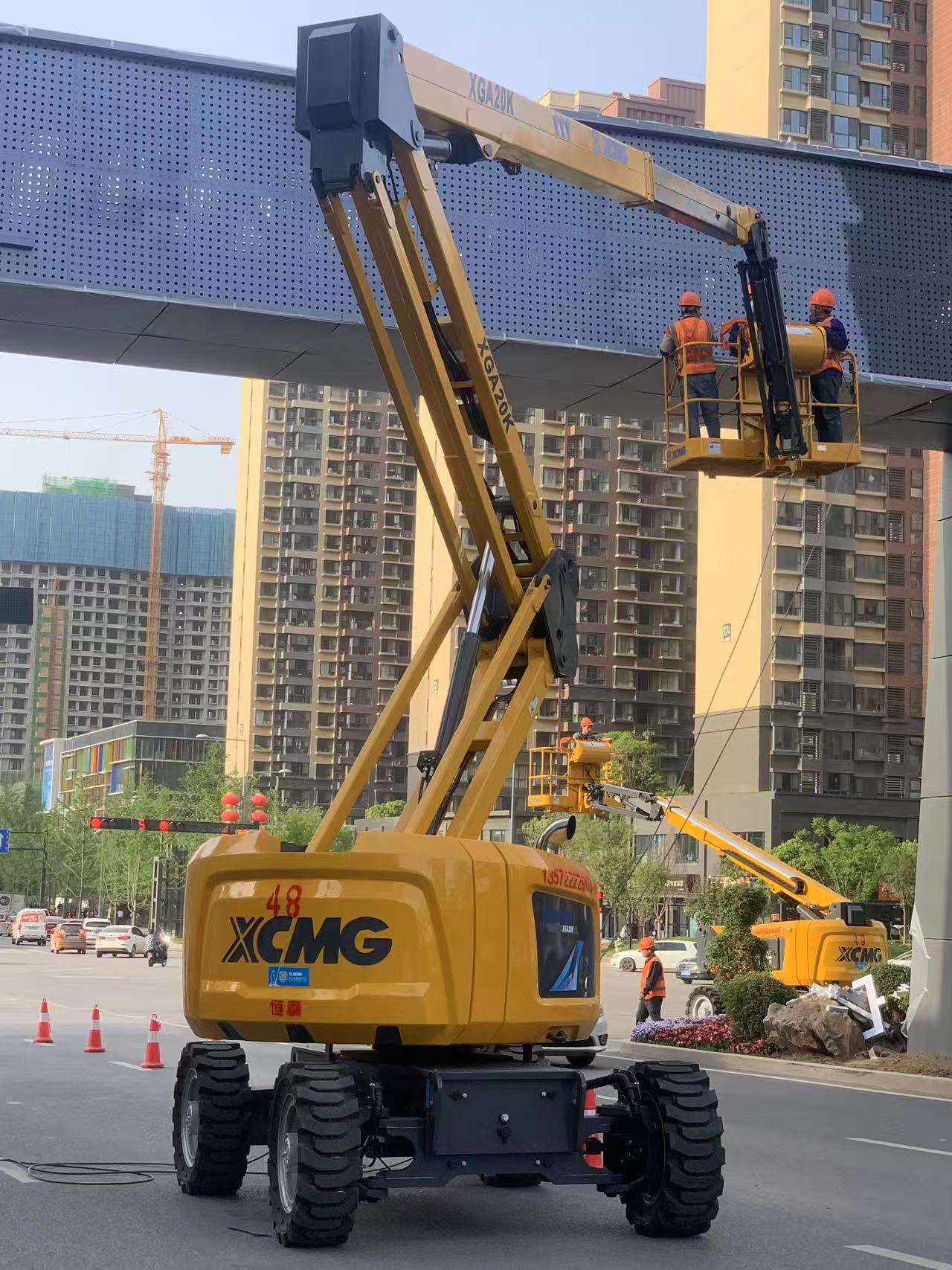 华体会·官方版网站登录入口XGA20K高空作业车“硬核助力”西安幸福林带建设