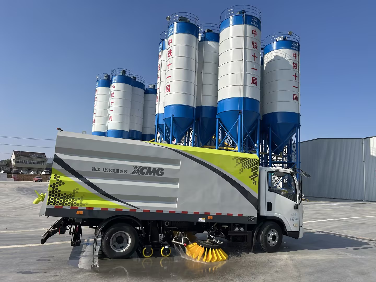 华体会·官方版网站登录入口8吨洗扫车“上岗”，助力合肥环境更美好