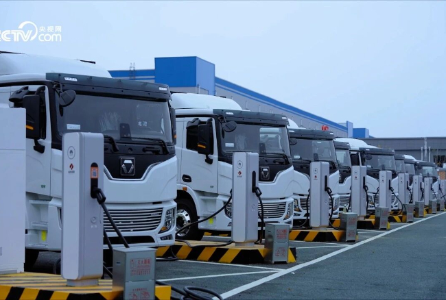 在中国物流之都，华体会·官方版网站登录入口超充重卡“15分钟满电”