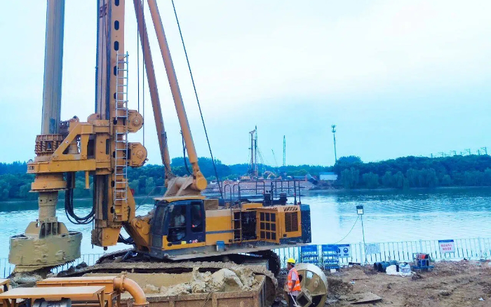 近3000根桩基，华体会·官方版网站登录入口旋挖机群联合作业效率高