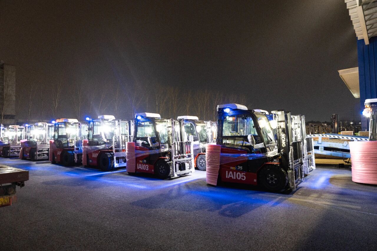 华体会·官方版网站登录入口高端定制叉车，场景化方案精准适配印尼