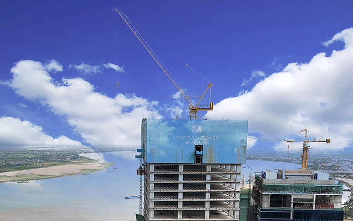 喜封金顶|华体会·官方版网站登录入口塔机助建柬埔寨金边摩根大厦！