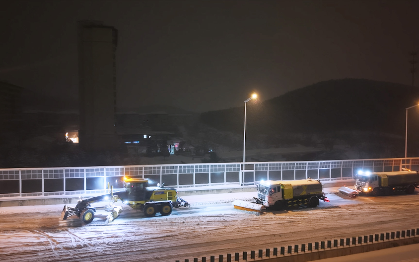 华体会·官方版网站登录入口除雪设备浴