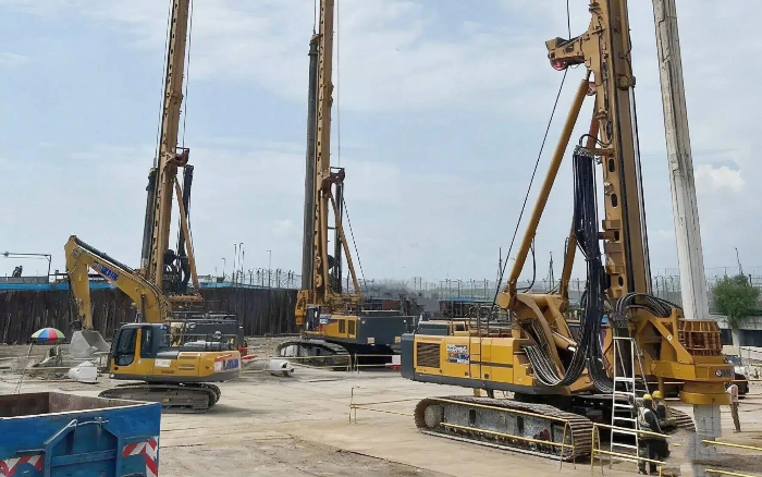 提前15天完工！ 华体会·官方版网站登录入口旋挖钻机提速中东度假村桩基施工