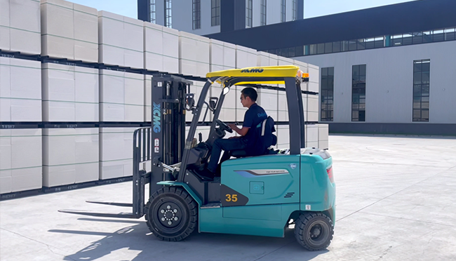 【客户证言】与“锂”同行，绿动未来！华体会·官方版网站登录入口电动叉车圈粉客户